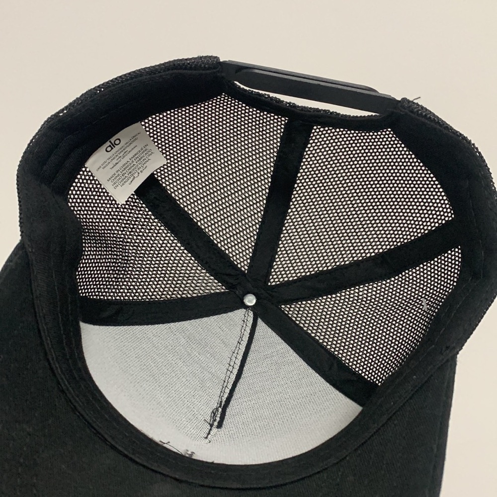 ALO Yoga Black Trucker Cap - Picture 2 of 4